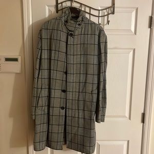 Zara trench coat size medium
